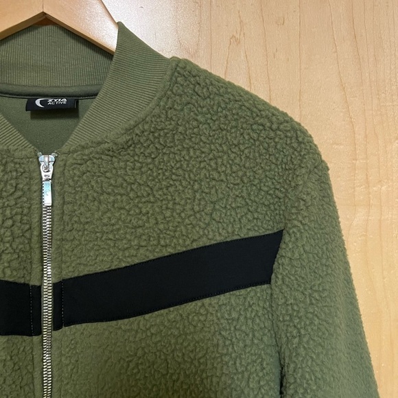 Zyia Active Flying V Sherpa Bomber Jacket - Picture 7 of 12